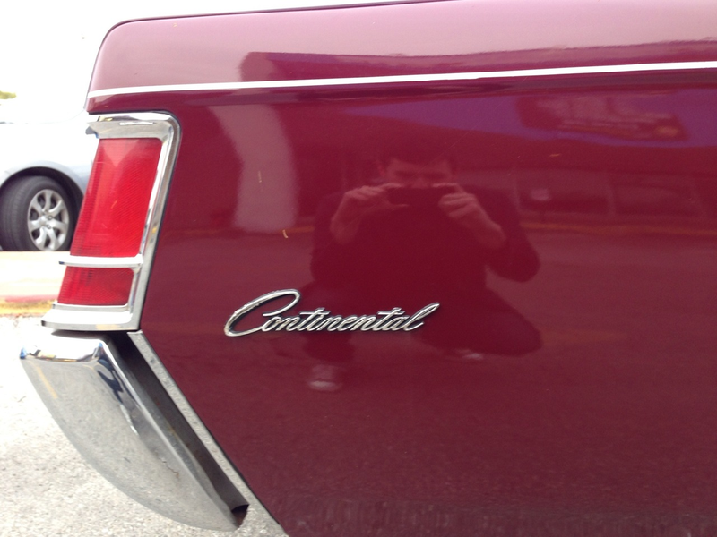 Illustration for article titled This Lincoln Continental Mark III Is A Massive American Pimpmobile